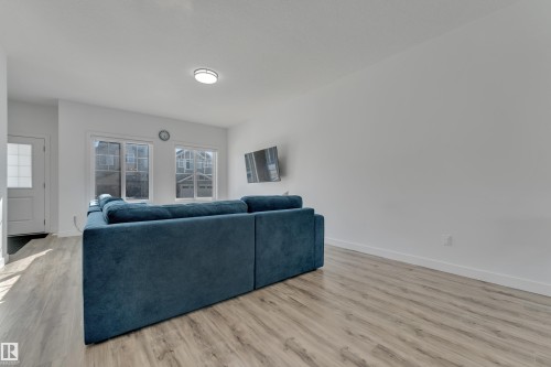 9548 Carson Bend Sw, Edmonton, AB - Indoor Photo Showing Living Room