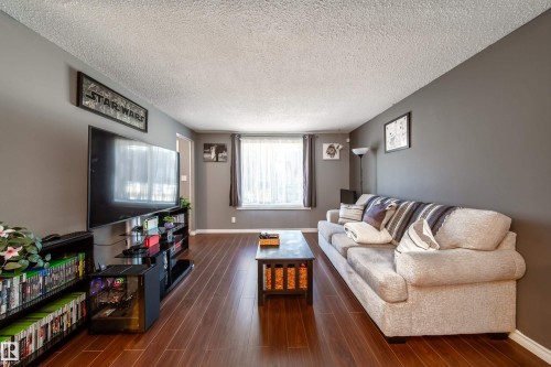 72 Ridgewood, St. Albert, AB - Indoor Photo Showing Living Room