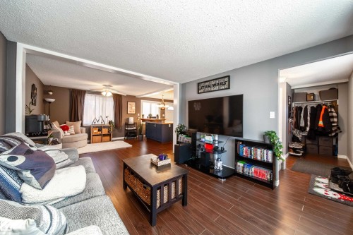 72 Ridgewood, St. Albert, AB - Indoor Photo Showing Living Room