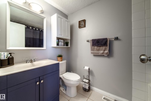 72 Ridgewood, St. Albert, AB - Indoor Photo Showing Bathroom