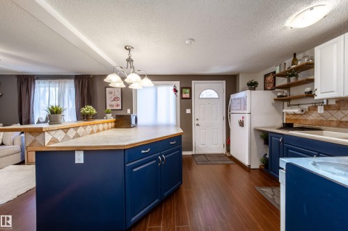 72 Ridgewood, St. Albert, AB - Indoor Photo Showing Kitchen With Double Sink