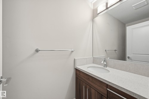 Bathroom with vanity - 1351 Cunningham Drive, Edmonton, AB - Indoor Photo Showing Bathroom