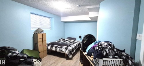 408 Jennings Bay Nw, Edmonton, AB - Indoor Photo Showing Bedroom