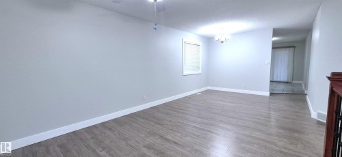 408 Jennings Bay Nw, Edmonton, AB - Indoor Photo Showing Other Room
