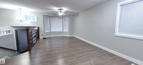 408 Jennings Bay Nw, Edmonton, AB - Indoor Photo Showing Other Room