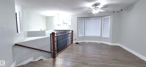 408 Jennings Bay Nw, Edmonton, AB - Indoor Photo Showing Other Room