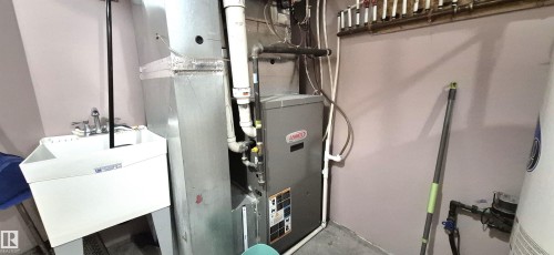 408 Jennings Bay Nw, Edmonton, AB - Indoor Photo Showing Basement