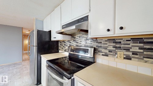 22 West View Boulevard, Edmonton, AB - Indoor Photo Showing Kitchen