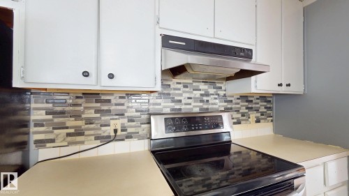 22 West View Boulevard, Edmonton, AB - Indoor Photo Showing Kitchen