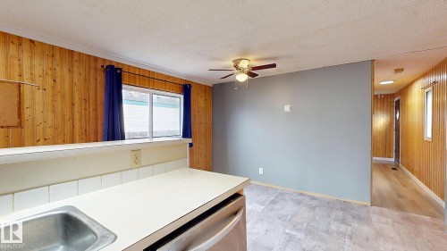 22 West View Boulevard, Edmonton, AB - Indoor Photo Showing Kitchen