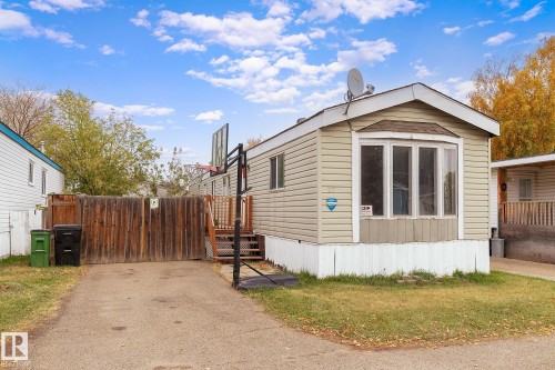 22 West View Boulevard, Edmonton, AB - Outdoor