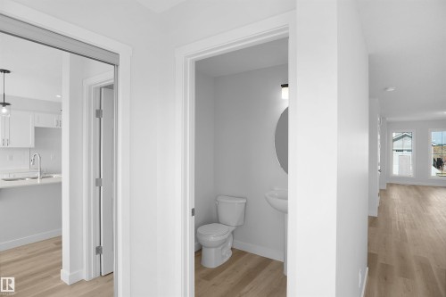 7423 181 Avenue, Edmonton, AB - Indoor Photo Showing Bathroom