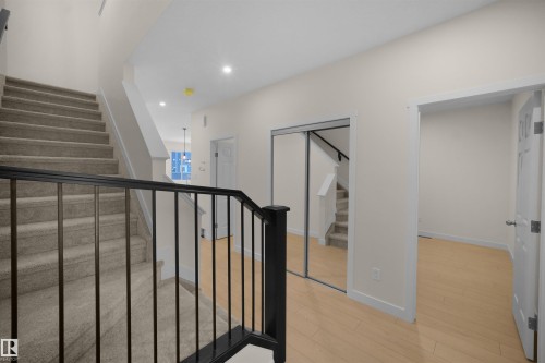 18971 28 Avenue, Edmonton, AB - Indoor Photo Showing Other Room