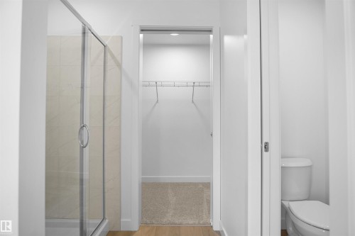 7247 182 Avenue, Edmonton, AB - Indoor Photo Showing Bathroom