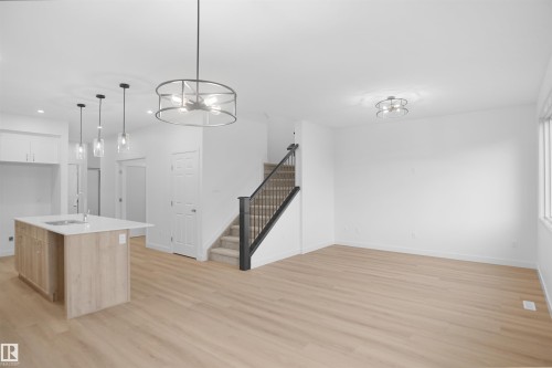 7247 182 Avenue, Edmonton, AB - Indoor