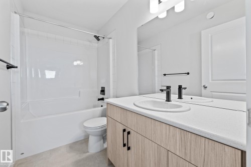 144 Honeysuckle Green, Leduc, AB - Indoor Photo Showing Bathroom
