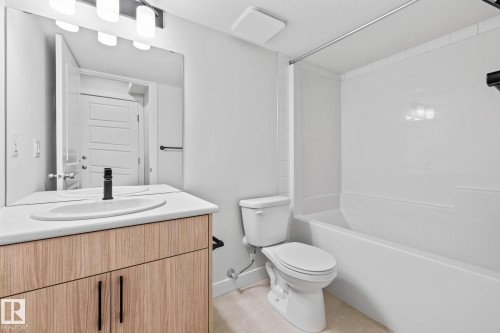 144 Honeysuckle Green, Leduc, AB - Indoor Photo Showing Bathroom