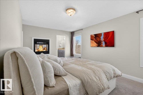 1440 Chahley Place, Edmonton, AB - Indoor Photo Showing Bedroom