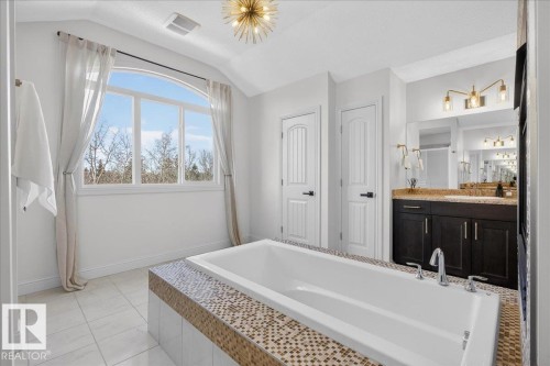 1440 Chahley Place, Edmonton, AB - Indoor Photo Showing Bathroom