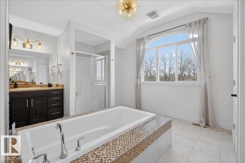 1440 Chahley Place, Edmonton, AB - Indoor Photo Showing Bathroom