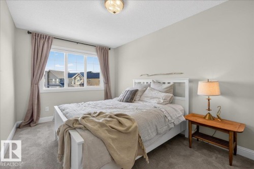 1440 Chahley Place, Edmonton, AB - Indoor Photo Showing Bedroom