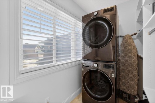 1440 Chahley Place, Edmonton, AB - Indoor Photo Showing Laundry Room
