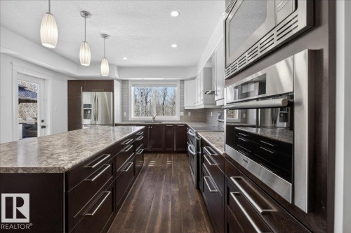 1440 Chahley Place, Edmonton, AB - Indoor Photo Showing Kitchen With Upgraded Kitchen