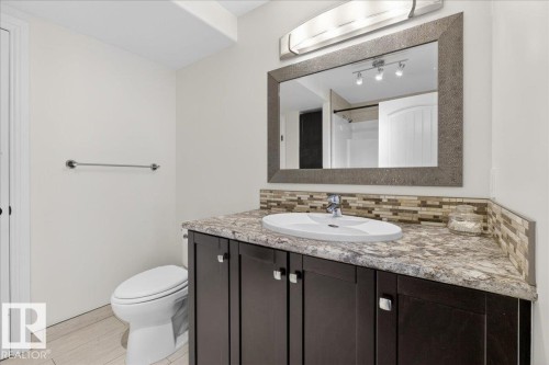 1440 Chahley Place, Edmonton, AB - Indoor Photo Showing Bathroom