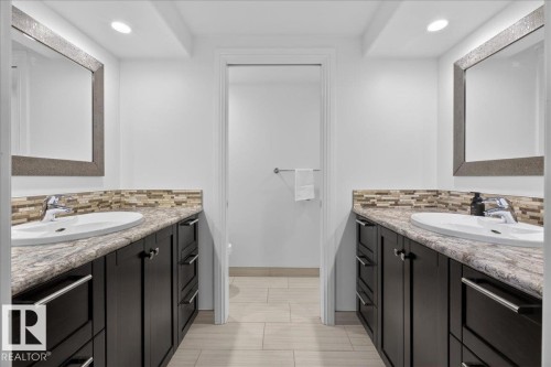 1440 Chahley Place, Edmonton, AB - Indoor Photo Showing Bathroom