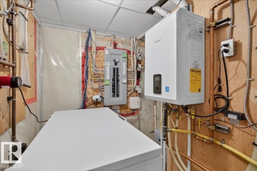 1440 Chahley Place, Edmonton, AB - Indoor