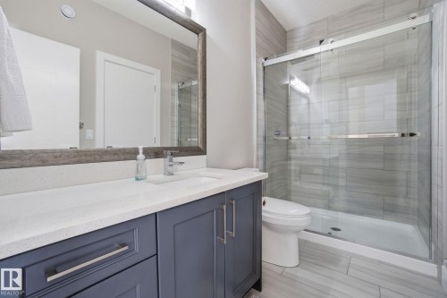 21916 80 Avenue, Edmonton, AB - Indoor Photo Showing Bathroom
