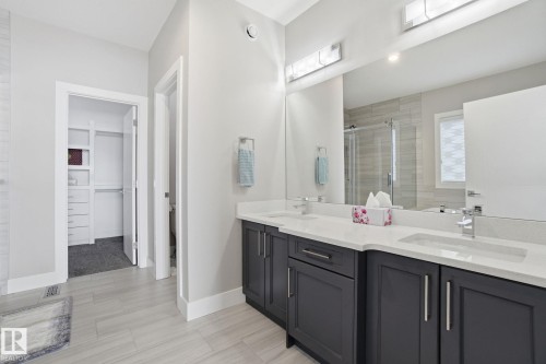 21916 80 Avenue, Edmonton, AB - Indoor Photo Showing Bathroom