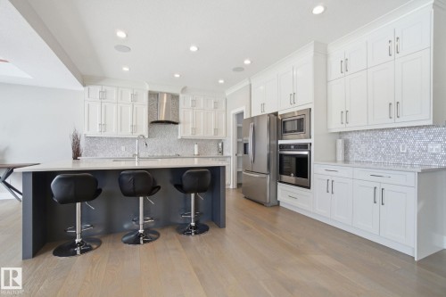 21916 80 Avenue, Edmonton, AB - Indoor Photo Showing Kitchen With Upgraded Kitchen