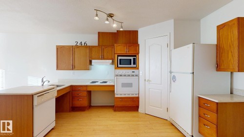 #246 13441 127 Street, Edmonton, AB - Indoor Photo Showing Kitchen