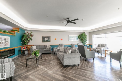 #246 13441 127 Street, Edmonton, AB - Indoor Photo Showing Living Room