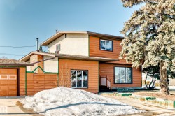 9328 168 Street  Edmonton, AB T5R 2W3