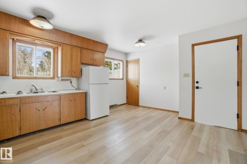 5110 57Ave, Leduc, AB - Indoor Photo Showing Kitchen With Double Sink