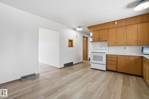5110 57Ave, Leduc, AB - Indoor Photo Showing Kitchen