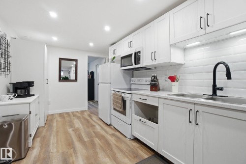 5110 57Ave, Leduc, AB - Indoor Photo Showing Kitchen