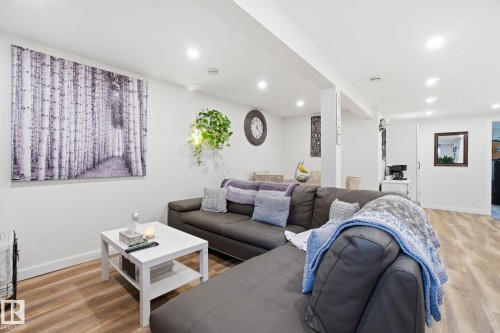 5110 57Ave, Leduc, AB - Indoor Photo Showing Living Room