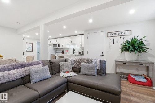 5110 57Ave, Leduc, AB - Indoor Photo Showing Living Room