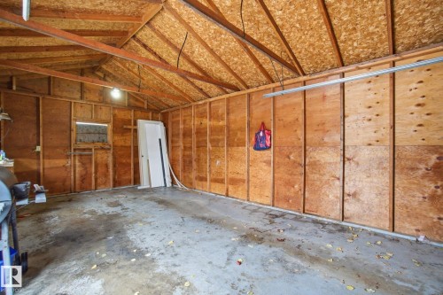 5110 57Ave, Leduc, AB - Indoor Photo Showing Garage