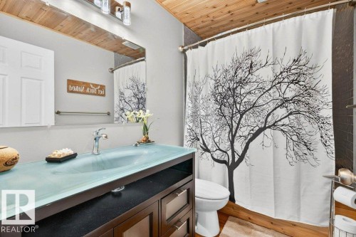 129 50529 Rge Road 21, Rural Parkland County, AB - Indoor Photo Showing Bathroom