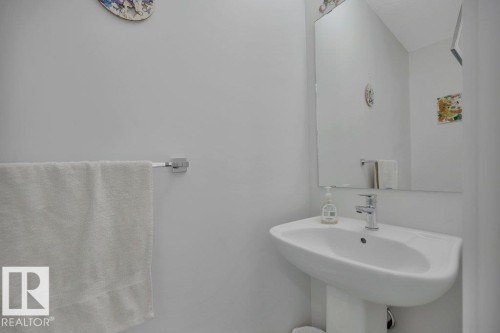 46 603 Orchards Boulevard, Edmonton, AB - Indoor Photo Showing Bathroom