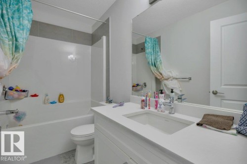 46 603 Orchards Boulevard, Edmonton, AB - Indoor Photo Showing Bathroom