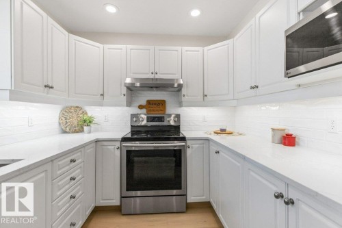 9753 176 Street, Edmonton, AB - Indoor Photo Showing Kitchen