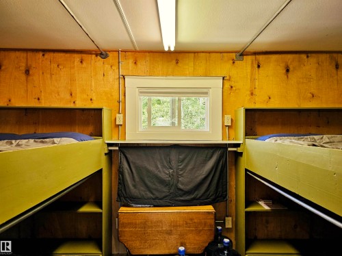 106 57730 Range Road 30, Rural Barrhead County, AB - Indoor Photo Showing Bedroom