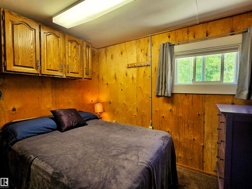 106 57730 Range Road 30, Rural Barrhead County, AB - Indoor Photo Showing Bedroom