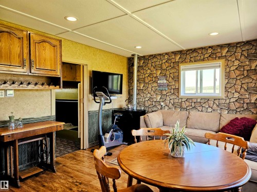 106 57730 Range Road 30, Rural Barrhead County, AB - Indoor Photo Showing Dining Room