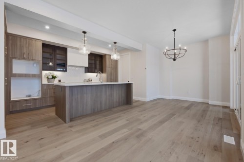 6704 Crawford Way, Edmonton, AB - Indoor Photo Showing Kitchen